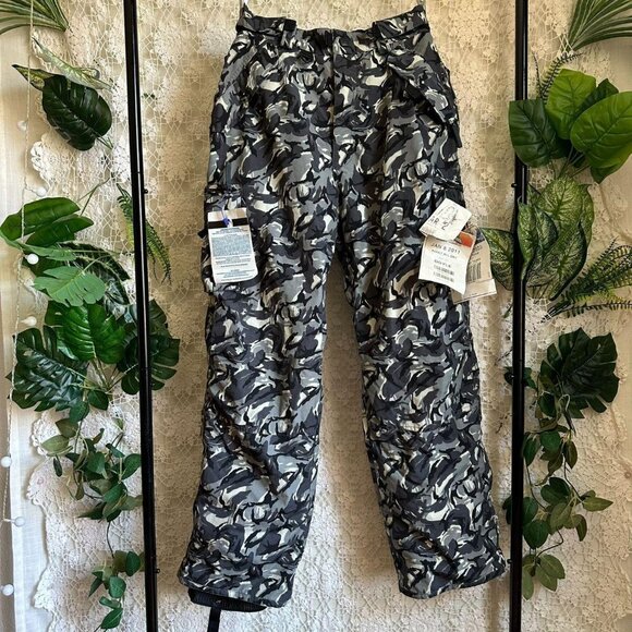 black and gray camo snowboarding pants - size medium - Picture 1 of 7